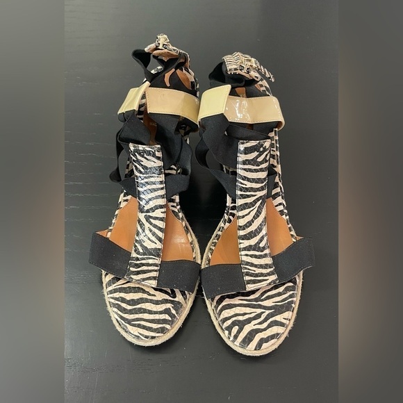 Fendi Carioca Zebra Printed Leather Wedge Sandals - Picture 2 of 12